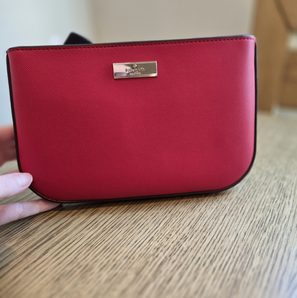 NWT Kate Spade Outlet Hot Pink Crossbody Bag with Gold Plaque